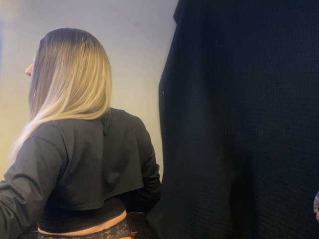Xdresserwithass