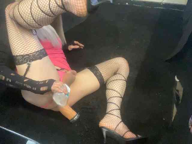Xdresserwithass