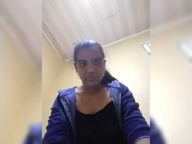 Royblackhot's BongaCams show and profile