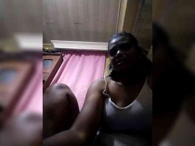 Royblackhot Live Webcam on BongaCams