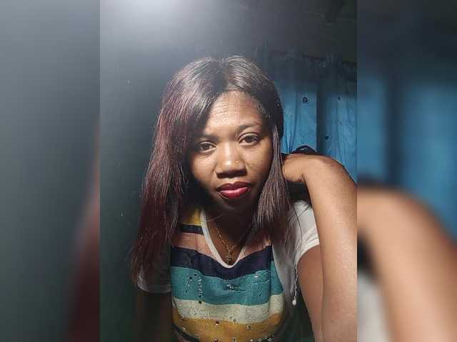 Jennihot02's BongaCams show and profile