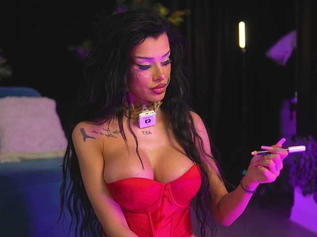 ChicaOra's BongaCams show and profile