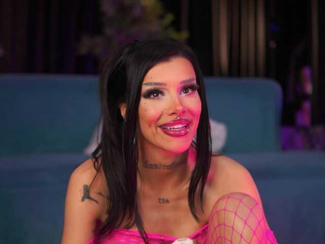 ChicaOra's BongaCams show and profile