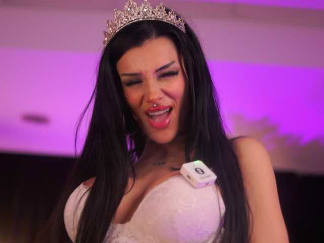 ChicaOra's BongaCams show and profile