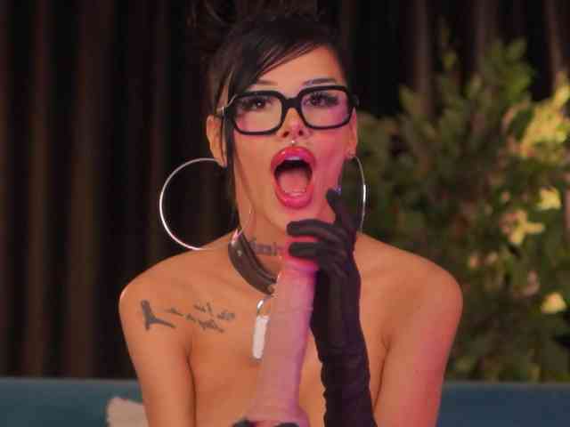 ChicaOra Live Webcam on BongaCams