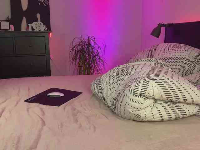 dalmatian-girl webcam