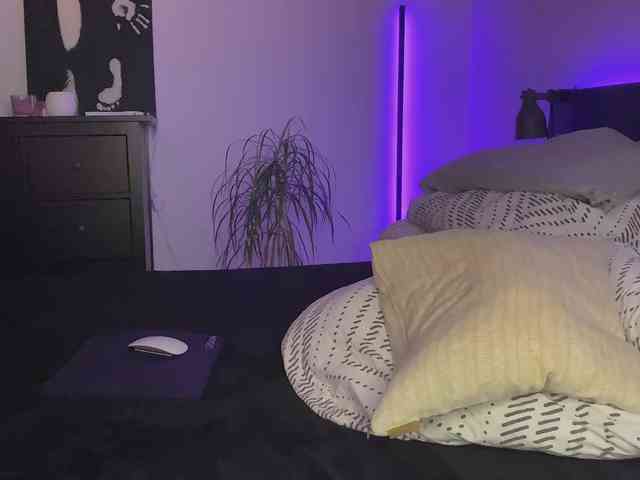 dalmatian-girl webcam