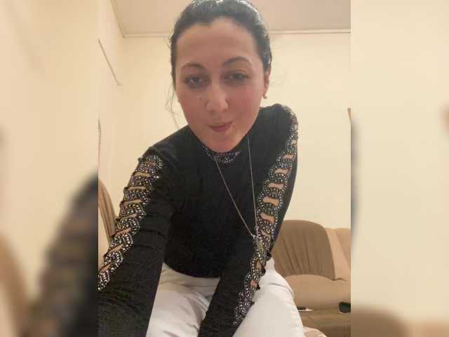 MiaTorres's BongaCams show and profile