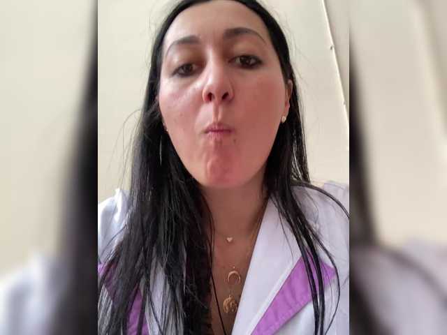 MiaTorres's BongaCams show and profile