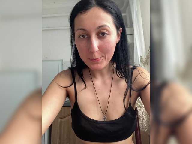 MiaTorres live cam profile