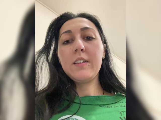 MiaTorres's BongaCams show and profile