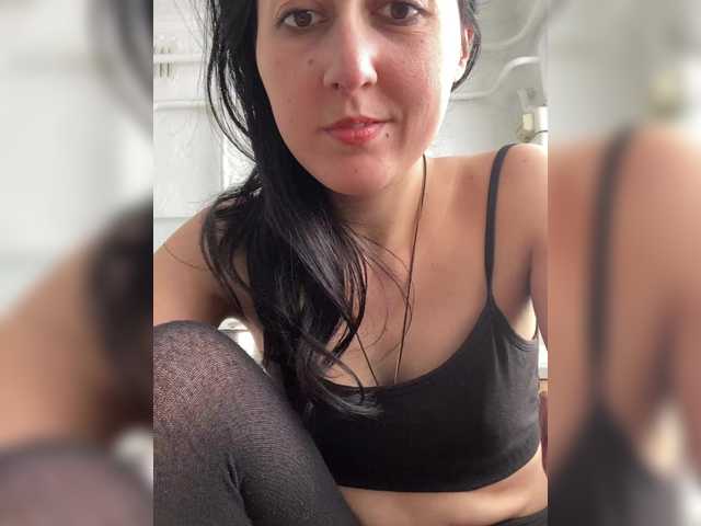 MiaTorres's BongaCams show and profile