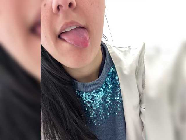 MiaTorres's BongaCams show and profile