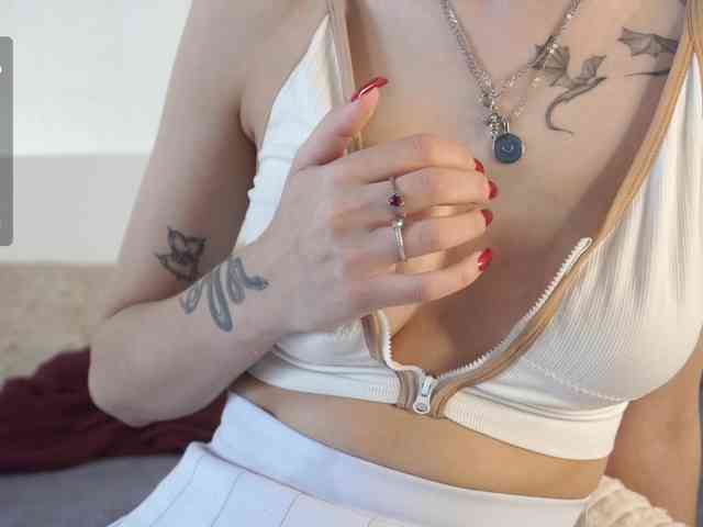 norakisses webcam