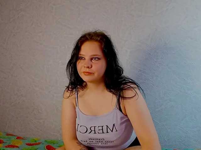 SweetPiggy13's BongaCams show and profile