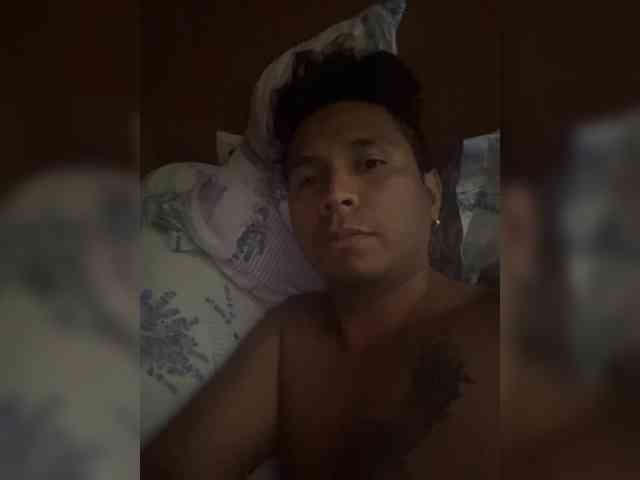 kevinrobert28 Live Webcam on BongaCams