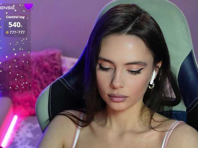 Allla's BongaCams show and profile