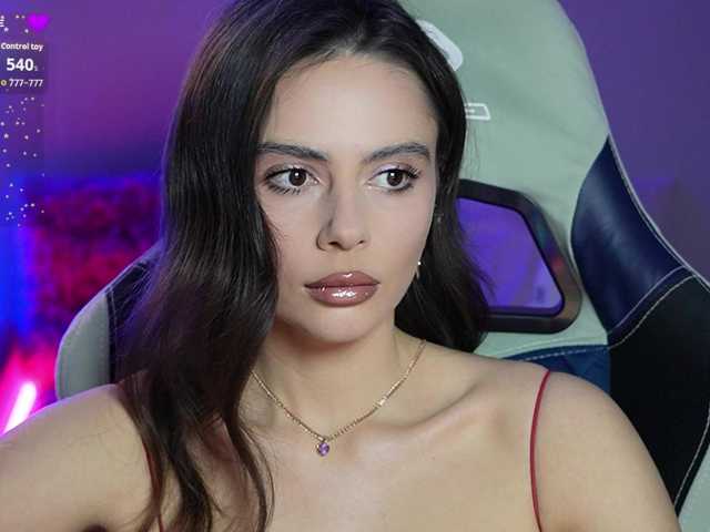 Allla's BongaCams show and profile