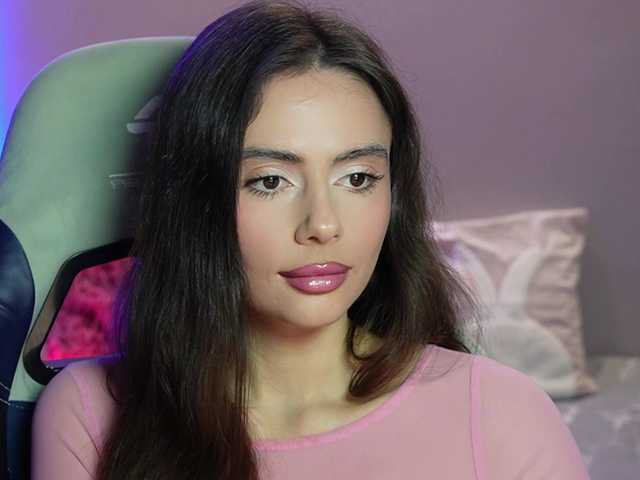 Allla's BongaCams show and profile