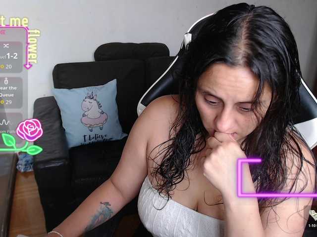 SophiaaVega's BongaCams show and profile