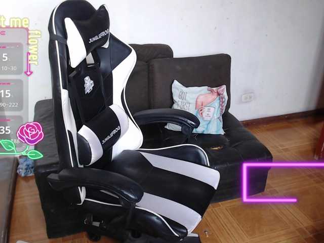 SophiaaVega's BongaCams show and profile