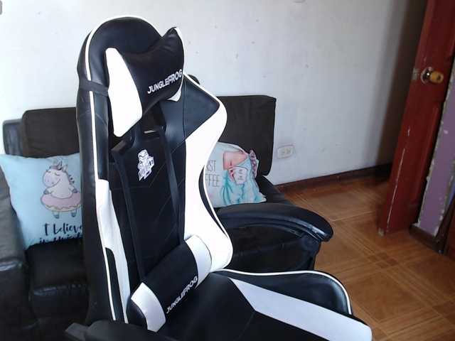 SophiaaVega's BongaCams show and profile