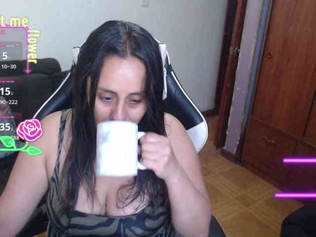 SophiaaVega Live Webcam on BongaCams