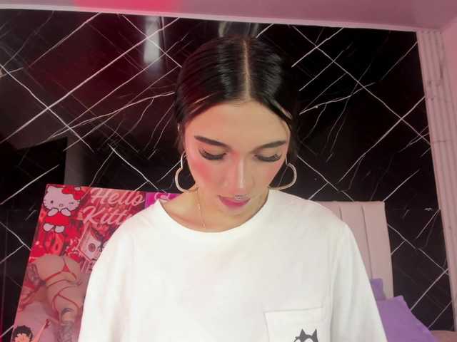  candy-leila chat room