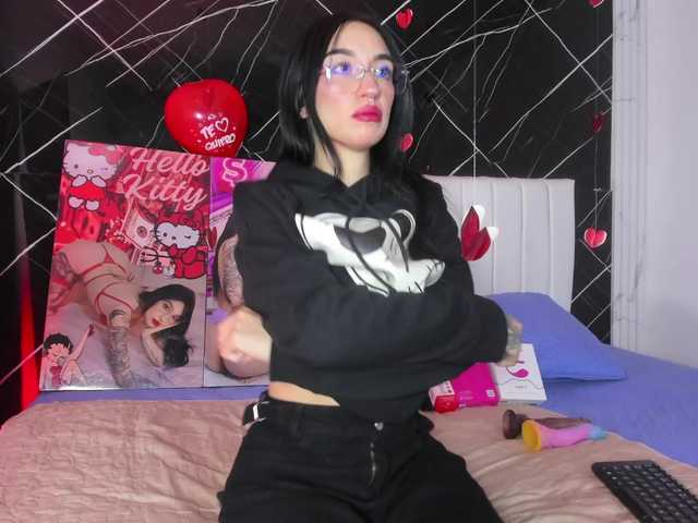 candy-leila's BongaCams show and profile
