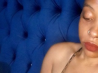 Hennesy-Camila Porn Show