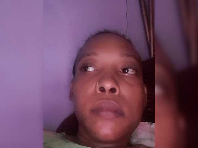 Hennesy-Camila's BongaCams show and profile