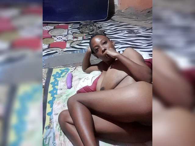 Hennesy-Camila Live Cam on BongaCams