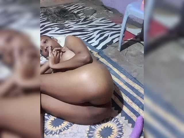 Hennesy-Camila's BongaCams show and profile