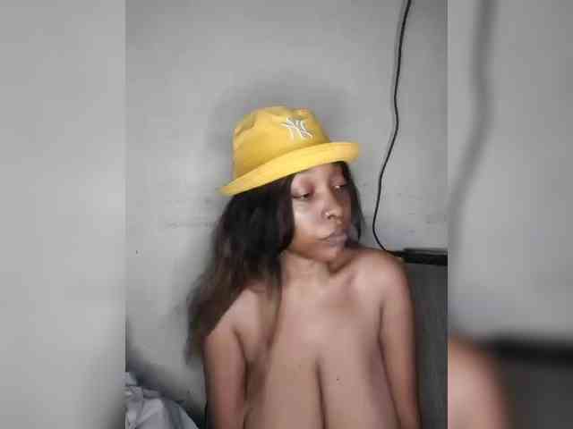 Hennesy-Camila webcam