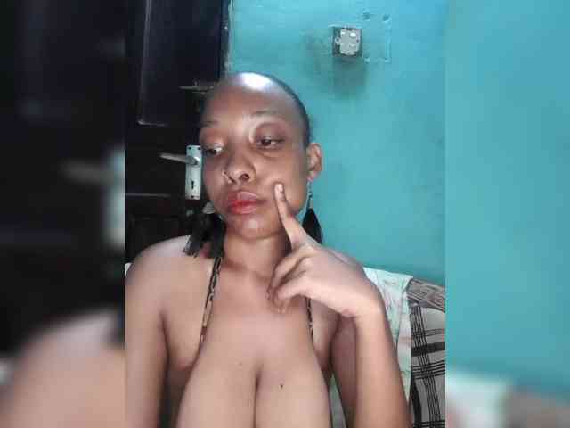 Hennesy-Camila webcam