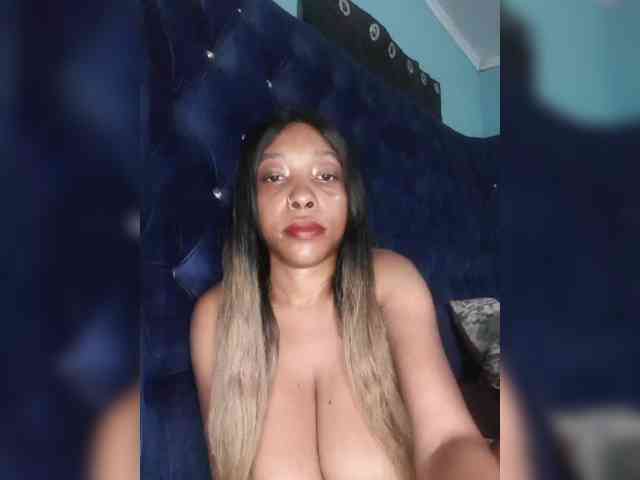 Hennesy-Camila webcam