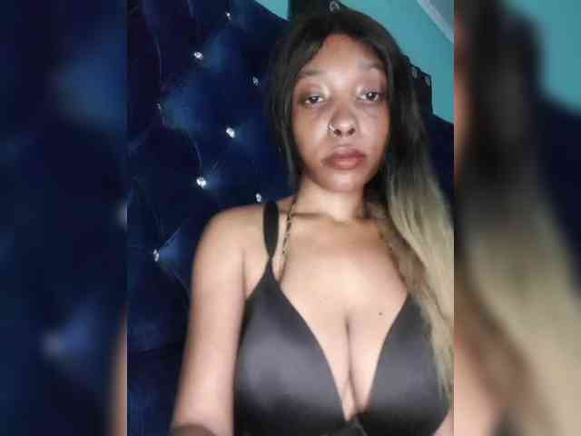 Hennesy-Camila webcam