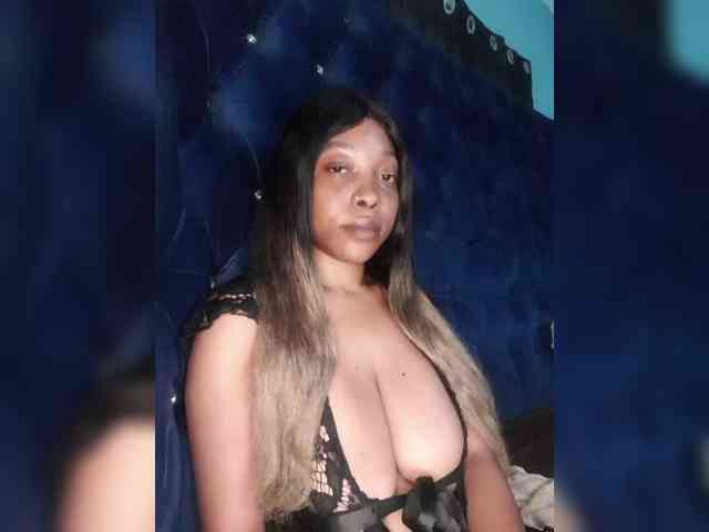 Hennesy-Camila webcam