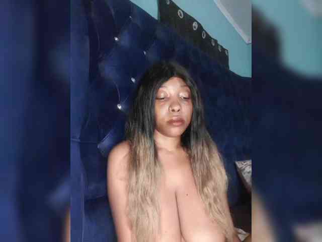 Hennesy-Camila webcam