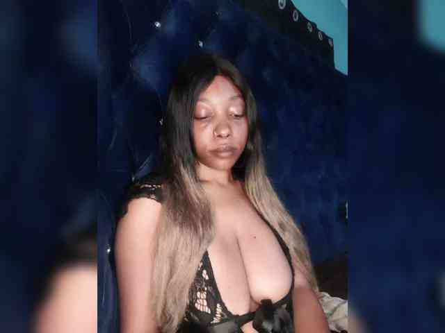 Hennesy-Camila webcam