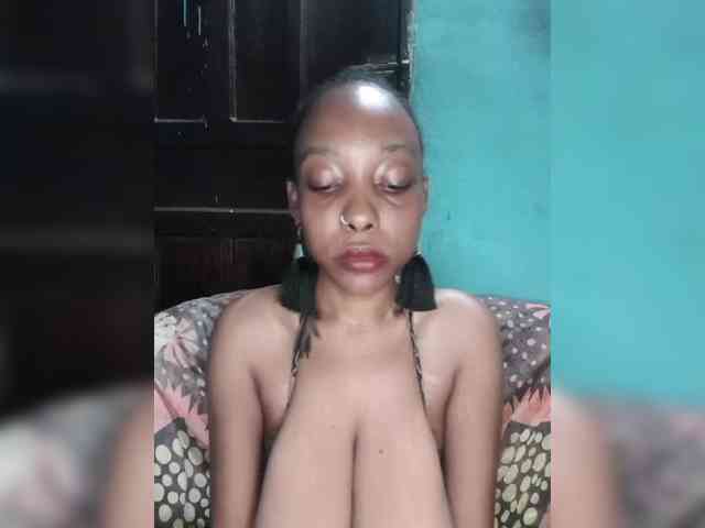 Hennesy-Camila webcam