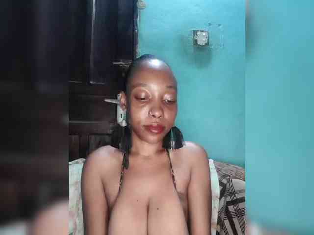 Hennesy-Camila webcam