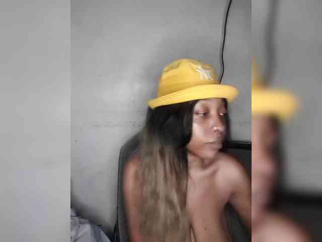 Hennesy-Camila webcam