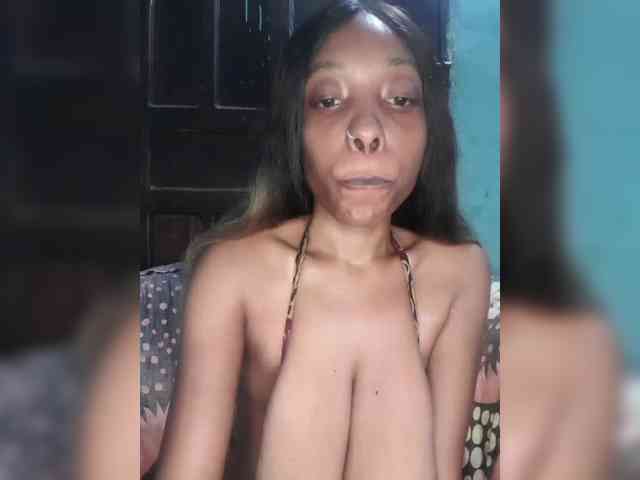 Hennesy-Camila webcam