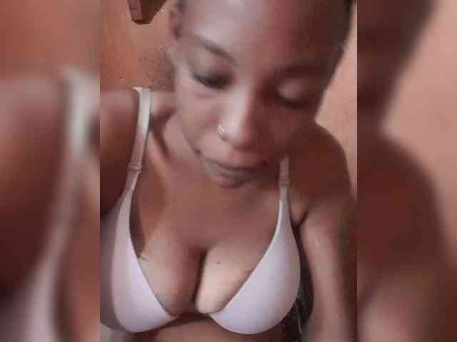 Hennesy-Camila webcam