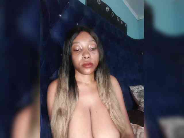 Hennesy-Camila webcam