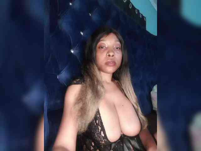 Hennesy-Camila webcam