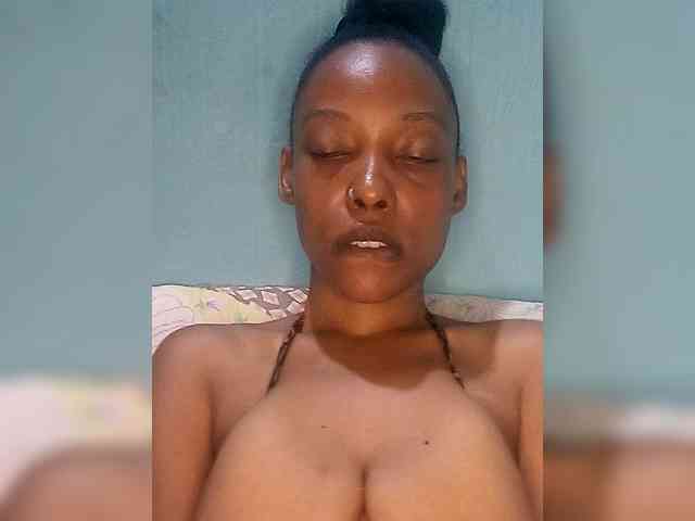 Hennesy-Camila Hennesy-Camila