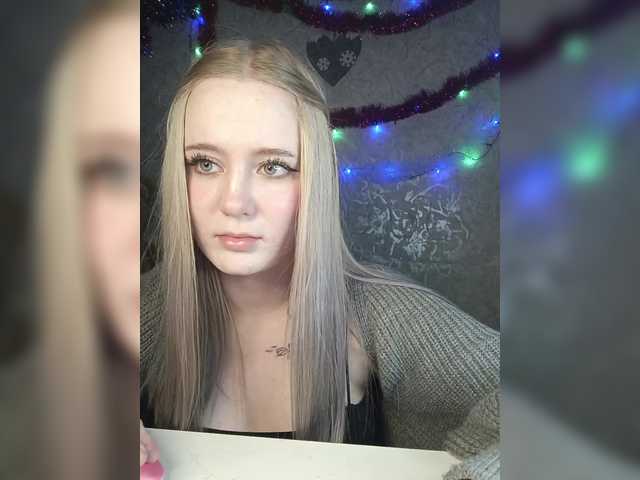 LolaMin's BongaCams show and profile