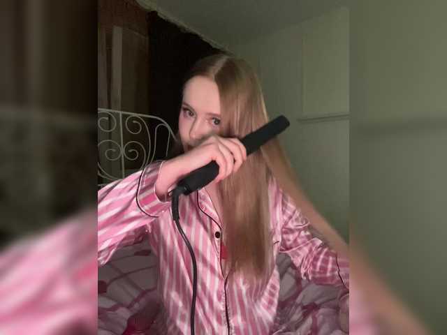 LolaMin's BongaCams show and profile